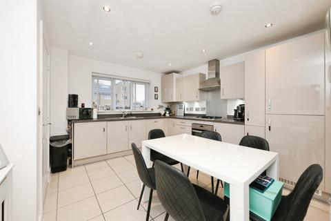 3 bedroom semi-detached house for sale, Highbridge Street, Waltham Abbey