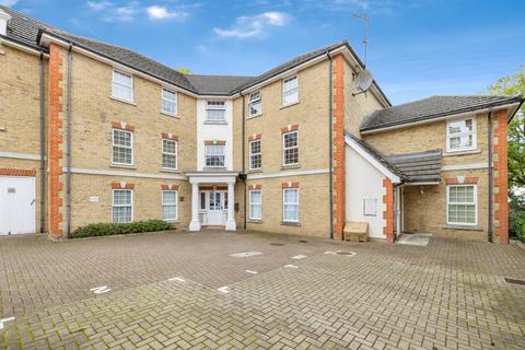 Fuller Close, Bushey