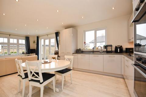 4 bedroom detached house for sale, Wylds Close, Silver End, WITHAM