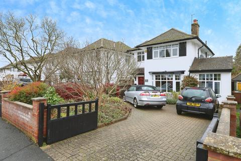 4 bedroom detached house for sale, Raglan Gardens, Watford