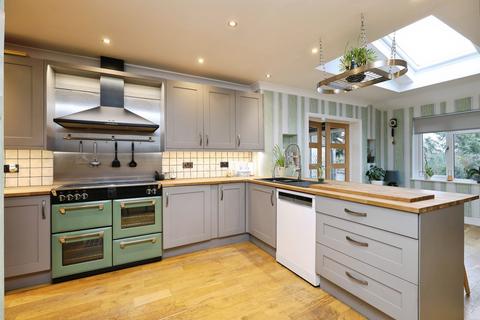 4 bedroom detached house for sale, Raglan Gardens, Watford
