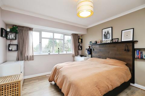 4 bedroom detached house for sale, Raglan Gardens, Watford