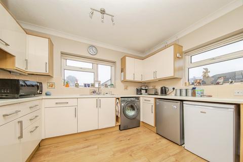 2 bedroom detached bungalow for sale, Bourne Road, Colchester