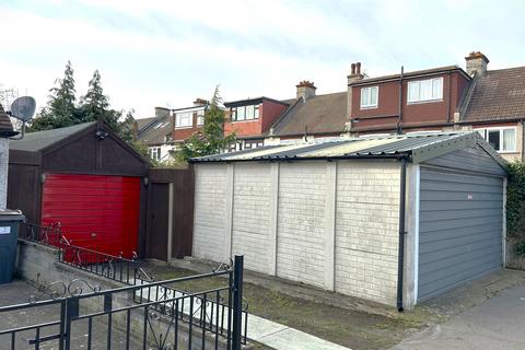 4 bedroom terraced house for sale, Bingham Road, Addiscombe, Croydon