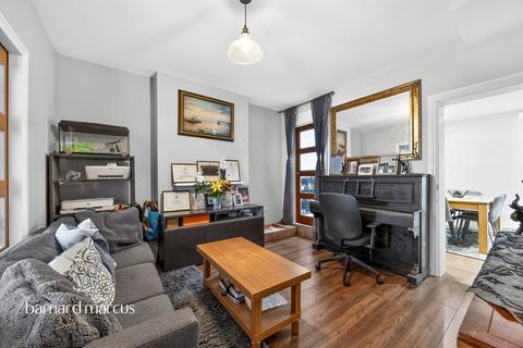 4 bedroom semi-detached house for sale, Addiscombe Court Road, Croydon