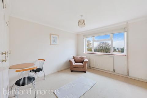 2 bedroom maisonette for sale, South Terrace, Dorking