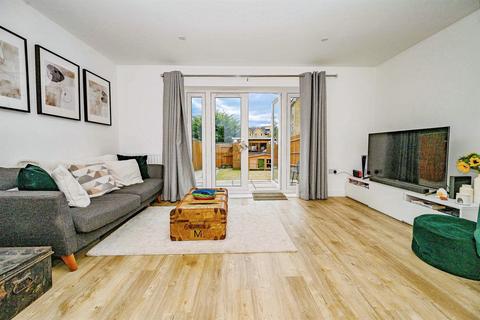 3 bedroom terraced house for sale, Belswains Lane, HEMEL HEMPSTEAD