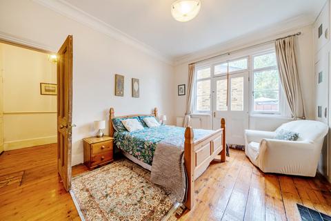 undefined, Argyle Road, London
