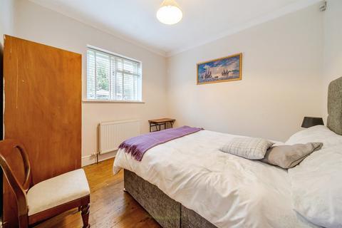 undefined, Argyle Road, London