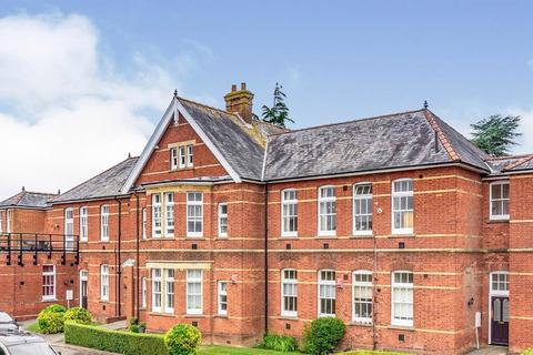 Oak Tree Way, Horsham