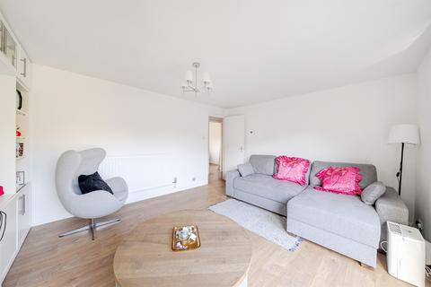 3 bedroom apartment for sale, Siward Road, London
