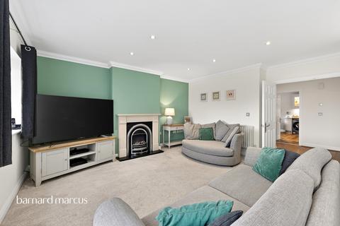 3 bedroom detached house for sale, Grosvenor Mews, Epsom