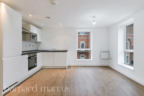 3 bedroom apartment for sale, Cromwell Road, Feltham