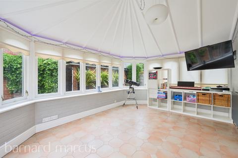 undefined, The Parade, EPSOM