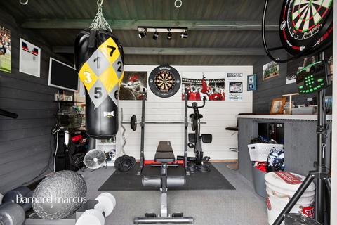 3 bedroom terraced house for sale, Long Walk, Epsom