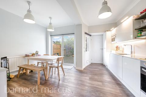 3 bedroom semi-detached house for sale, Harlington Road East, Feltham