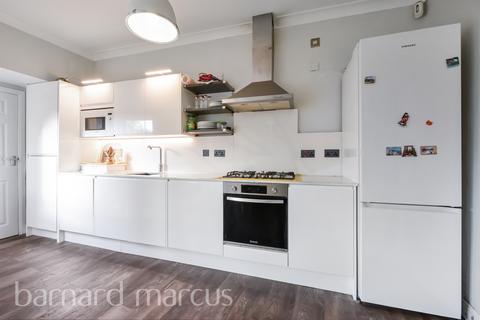 3 bedroom semi-detached house for sale, Harlington Road East, Feltham