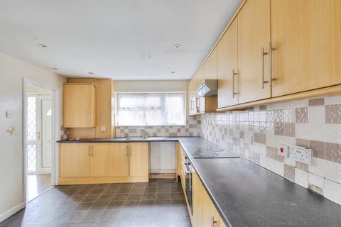3 bedroom end of terrace house for sale, Barron Close, Kettering