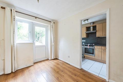 3 bedroom terraced house for sale, Mccartney Walk, Basingstoke