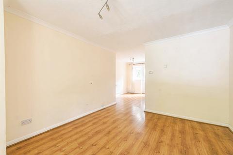 3 bedroom terraced house for sale, Mccartney Walk, Basingstoke