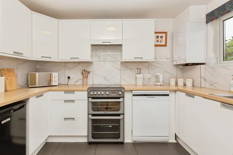 2 bedroom terraced house for sale, Galsworthy Place, Aylesbury