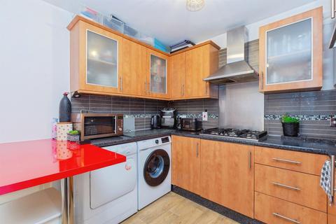 2 bedroom terraced house for sale, Queensgate, Aylesbury