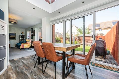 4 bedroom end of terrace house for sale, Grangewick Road, Thurrock, Grays