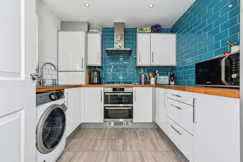 4 bedroom end of terrace house for sale, Grangewick Road, Thurrock, Grays