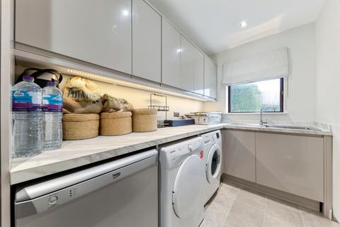 5 bedroom detached house for sale, Barrowby Gate, GRANTHAM
