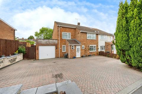 undefined, Dorel Close, Luton