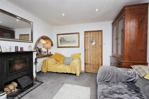 2 bedroom end of terrace house for sale, South Road, Hailsham