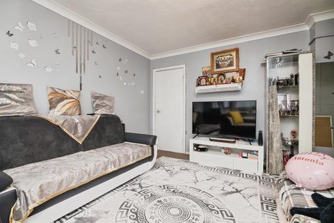 3 bedroom terraced house for sale, Oldacre Road, Oldbury