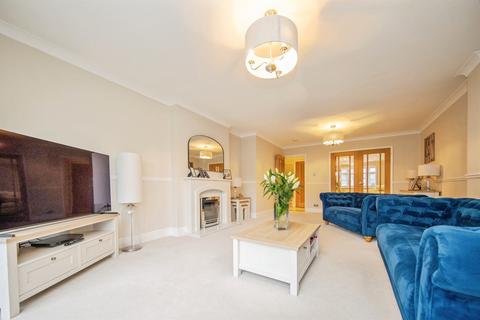 5 bedroom semi-detached house for sale, Gordon Way, Harwich