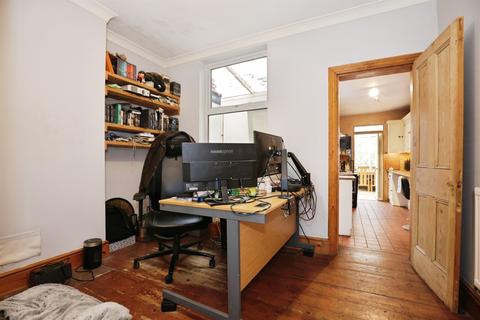 3 bedroom end of terrace house for sale, Shakespeare Road, Northampton