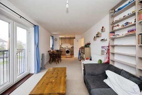 2 bedroom flat for sale, Ryeland Way, Kingsnorth, Ashford