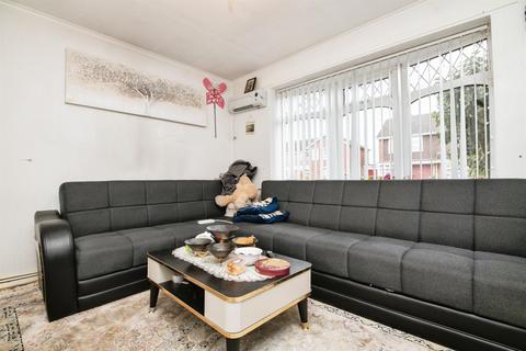 2 bedroom end of terrace house for sale, William Kerr Road, Tipton