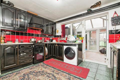 2 bedroom end of terrace house for sale, William Kerr Road, Tipton