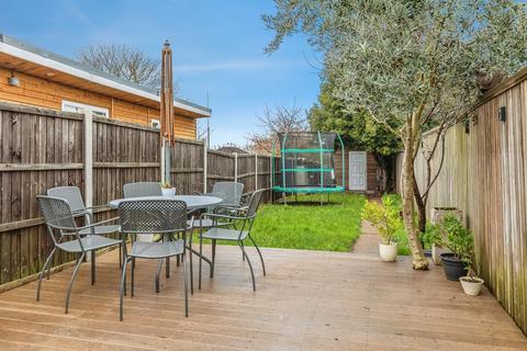 3 bedroom terraced house for sale, Layfield Road, GILLINGHAM