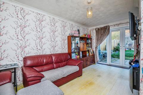 3 bedroom semi-detached house for sale, Hawkhurst Road, Gillingham