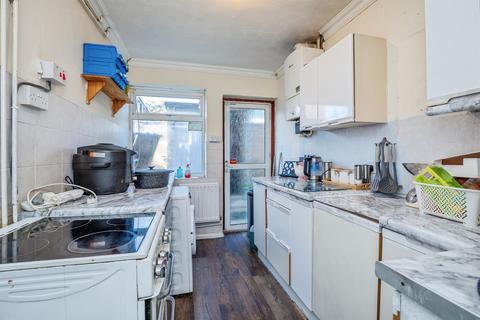 3 bedroom semi-detached house for sale, Hawkhurst Road, Gillingham