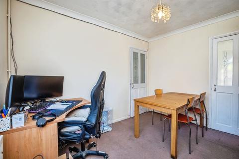 3 bedroom semi-detached house for sale, Hawkhurst Road, Gillingham