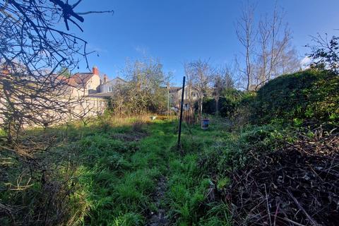 4 bedroom end of terrace house for sale, Cheney Manor Road, Swindon