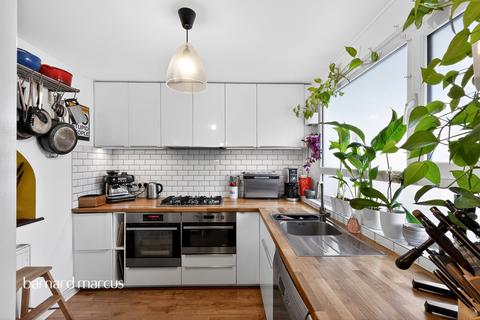 3 bedroom maisonette for sale, St. Martin's Road, London