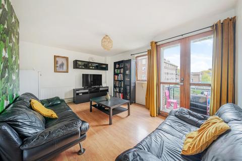 2 bedroom flat for sale, Massinger Street, London