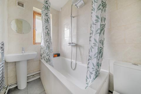2 bedroom flat for sale, Massinger Street, London