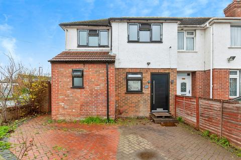 Grasmere Avenue, Slough