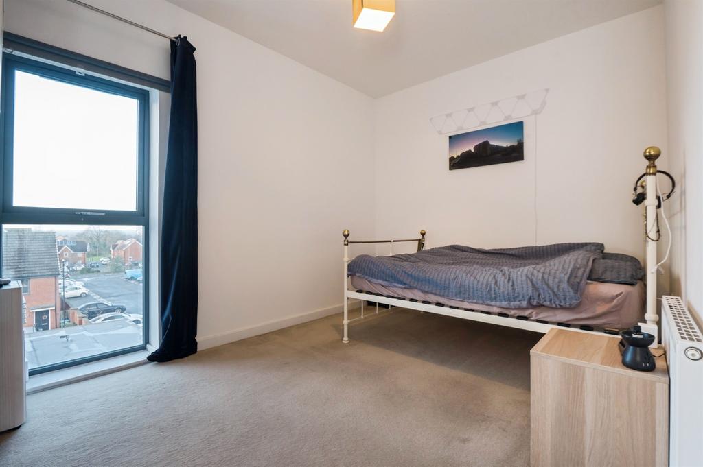 Apartment in Southampton, Maybush - View 5