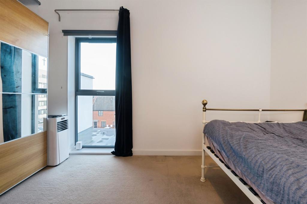 Apartment in Southampton, Maybush - More