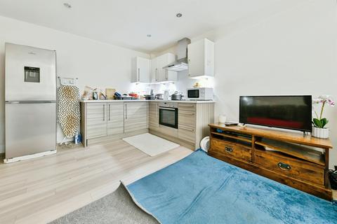 2 bedroom flat for sale, Swingate, Stevenage