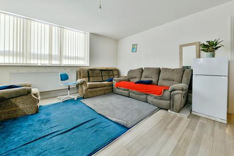2 bedroom flat for sale, Swingate, Stevenage